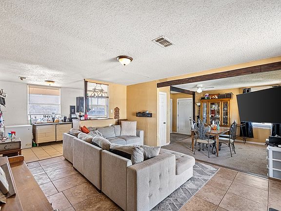 3rd image of 2105 Butternut Ln