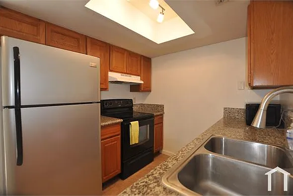 312 S Wilson St #201 — Photo 3