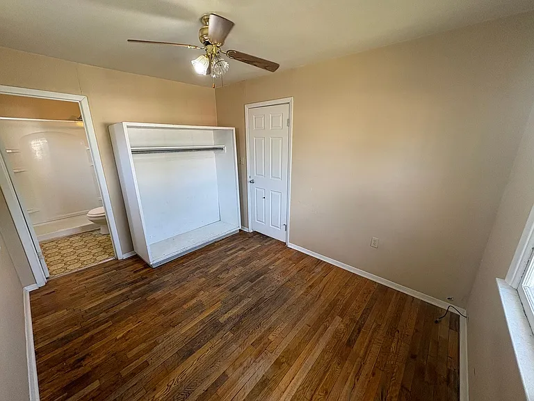 504 Howard Ave — Photo 14