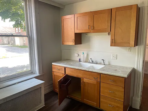 33 Walnut St #1F Photo 1