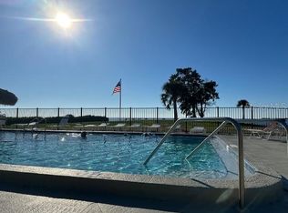 514 Windrush Bay Dr, Tarpon Springs, FL 34689