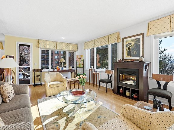 3rd image of 16 Rockledge Avenue #2E2