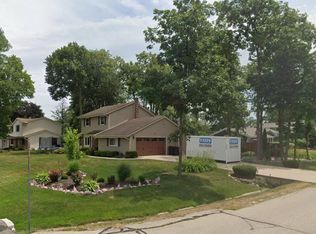 14195 W Wilbur Dr, New Berlin, WI 53151