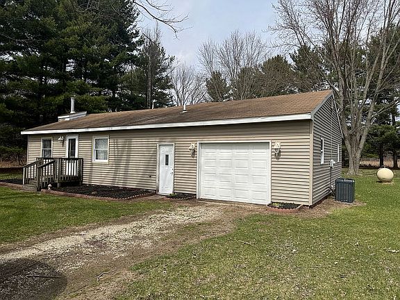 2nd image of 1126 Douglas Rd