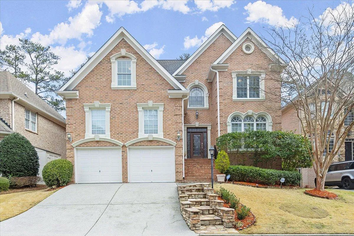 875 Wescott Ln — Photo 1