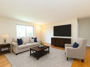 36 Bryon Rd APT 5, Chestnut Hill, MA 02467