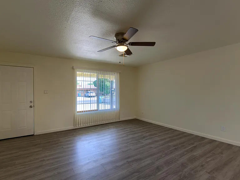 4702 N 48th Ave — Photo 19