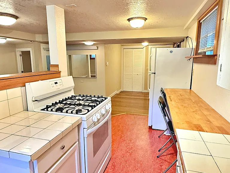 1240 N Wygant St — Photo 12