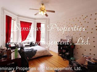 920 W Addison St #4759010, Chicago, IL 60613