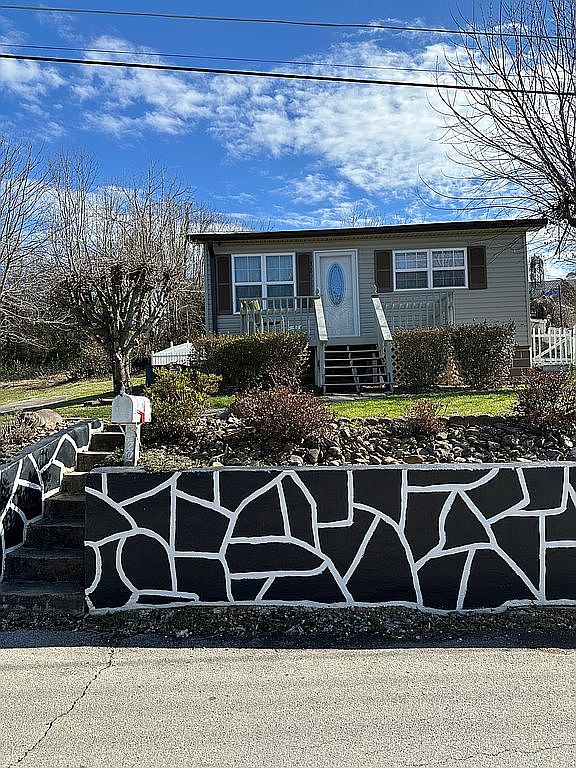 322 Leonard St, Greeneville, TN 37745 | Zillow 322 Leonard St, Greeneville, TN 37745 | Zillow