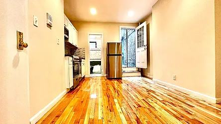 Rented by HOLTON REAL ESTATE INC.