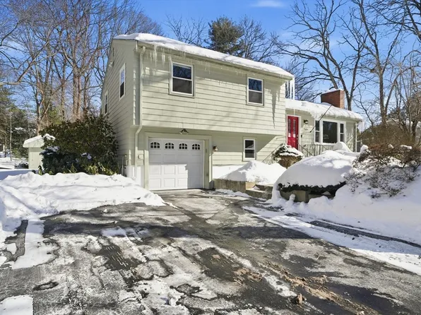 19 Lantern Ln, Chelmsford, MA 01824