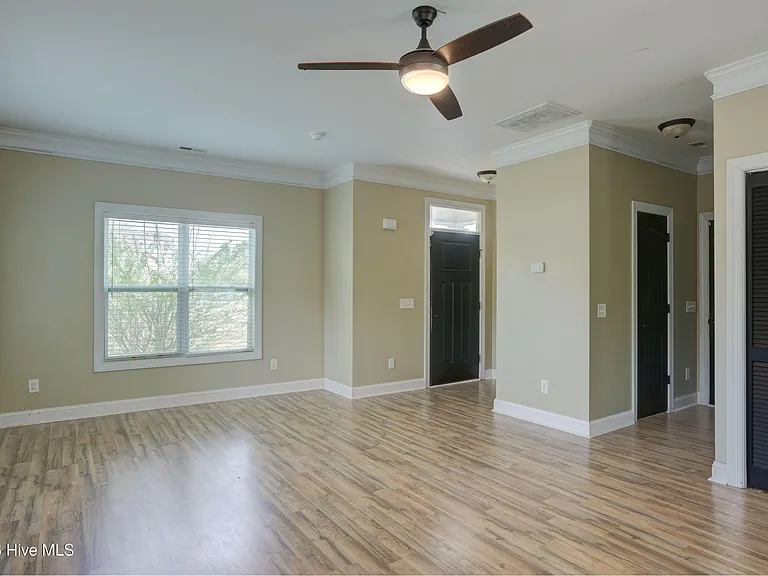 200 Marissa Ct — Photo 15