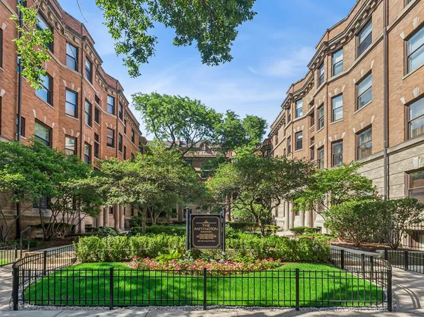 672 W Irving Park Rd APT G2, Chicago, IL 60613