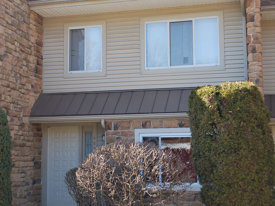 Outside View. You can see 3 stories. We also have mostly finished basement w/walkout