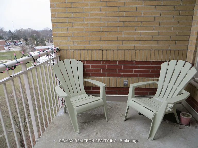 451 Rosewell Ave #607 — Photo 10