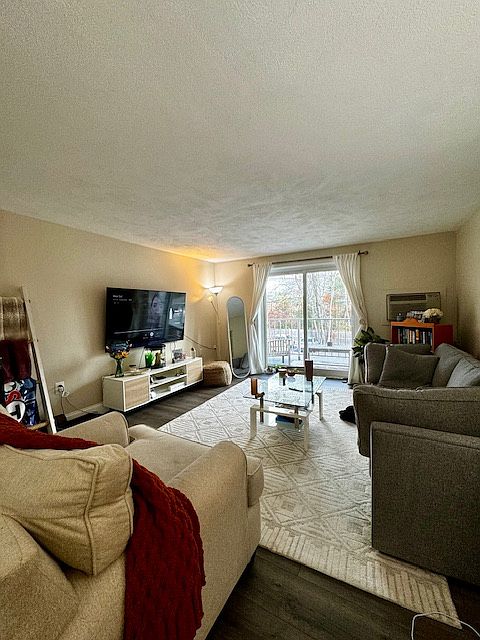 1st image of 60 Greentree Ln APT 29