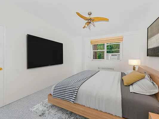 Sold by EZ Premier Realty | media 18