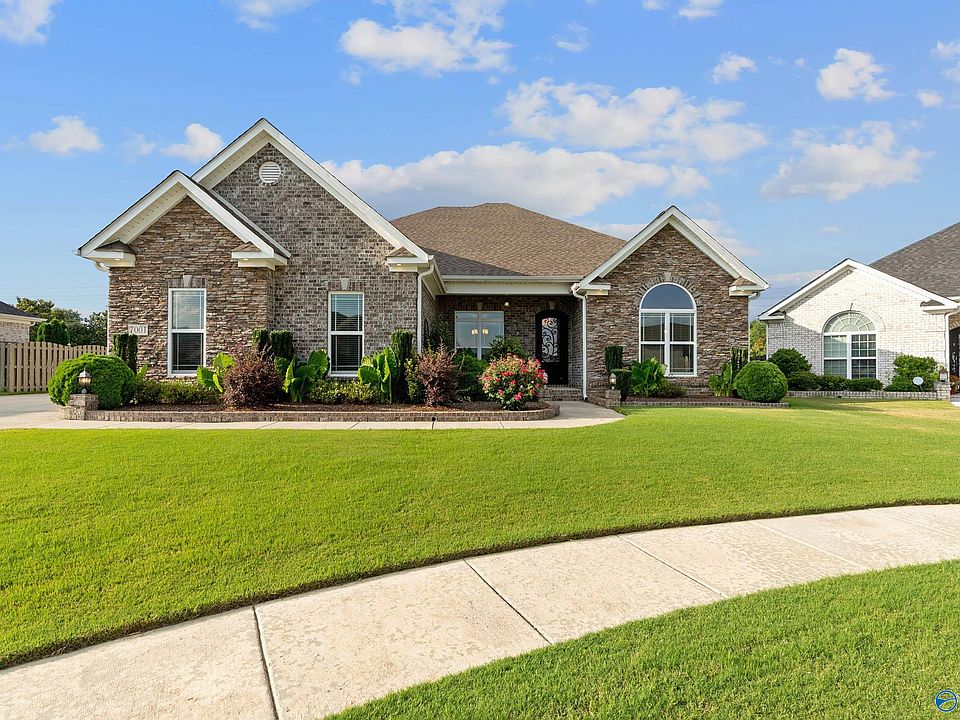 1st image of 7001 Willow Bend Cir SE