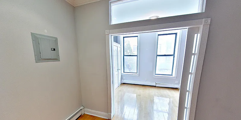 Rented by REAL New York | media 8