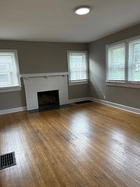4 bed, 1600 sqft, $2,920 — Photo 2