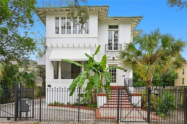 3 bed, 2.5 bath, 2200 sqft, $2,700 — Photo 1