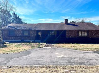 2010 Rock N Horse Farms Dr, Festus, MO 63028