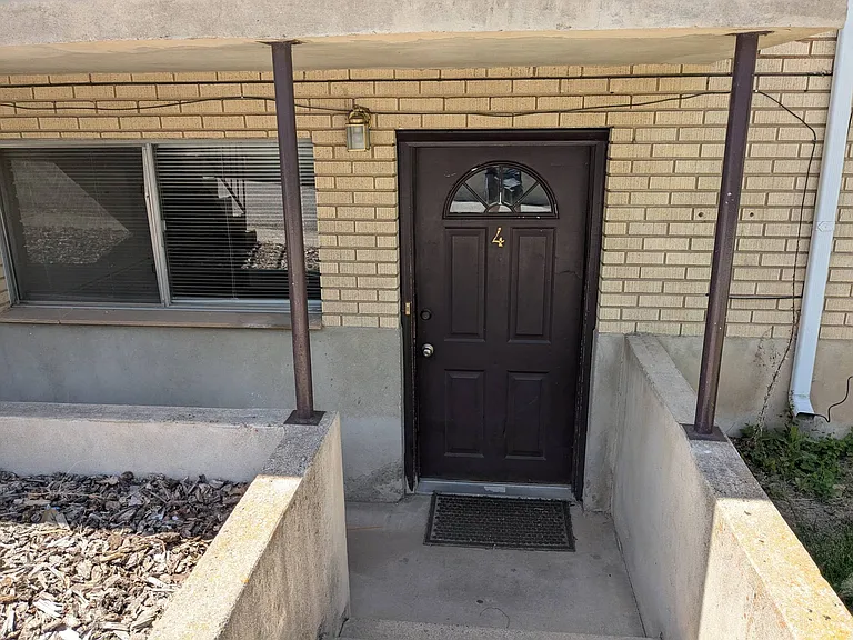727 E 800 N #4 — Photo 3