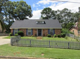 593 Shady Grove Dr, Montgomery, AL 36109