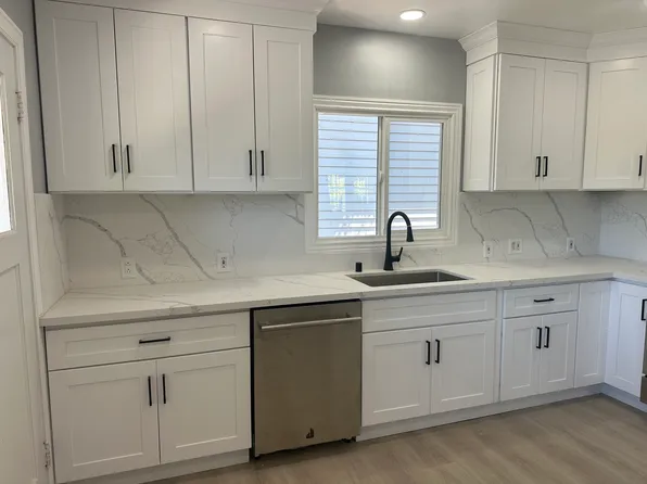 1301 Ulfinian Way, Martinez, CA 94553