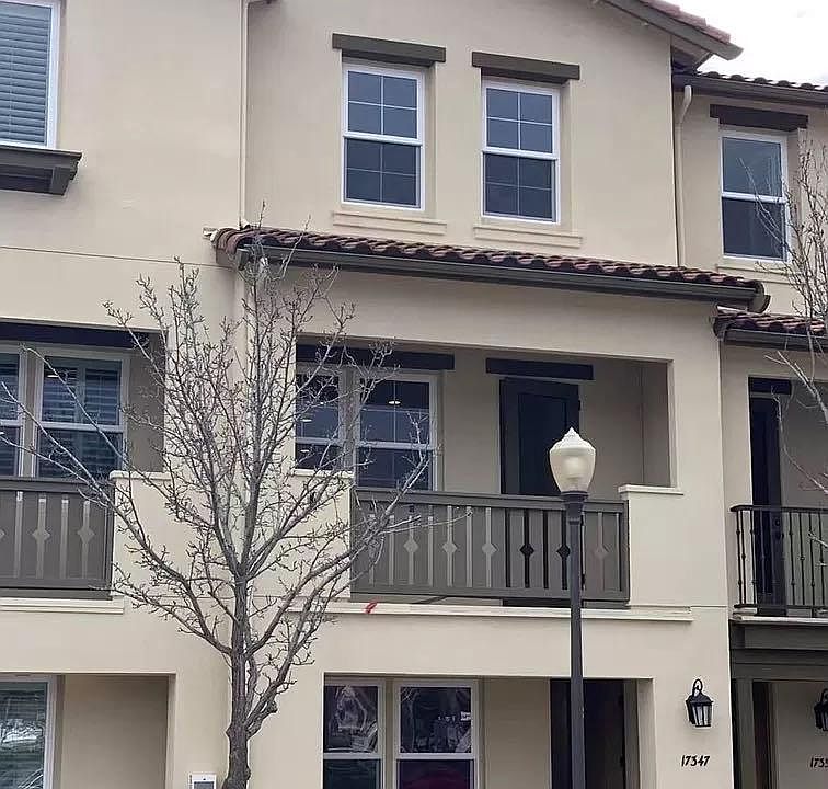1st image of 17347 Depot St