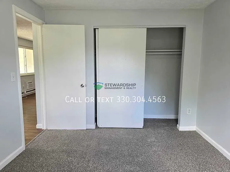 1111 N Elm St #R — Photo 9