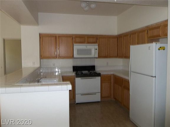 4th image of 1509 Blackcombe St Unit 203