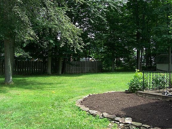 3rd image of 840 Ronlee Ln