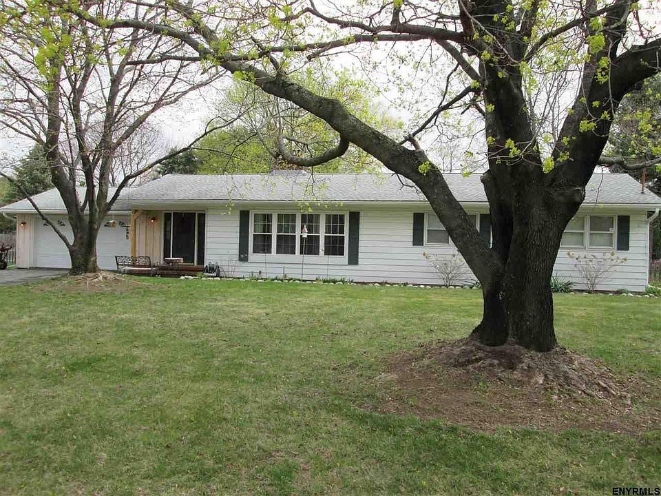 1st image of 41 Pine Hill Park