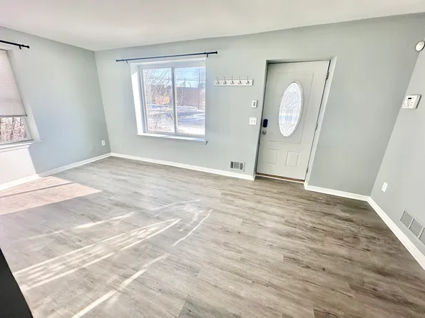 1751 Clara St, Clinton Township, MI 48036