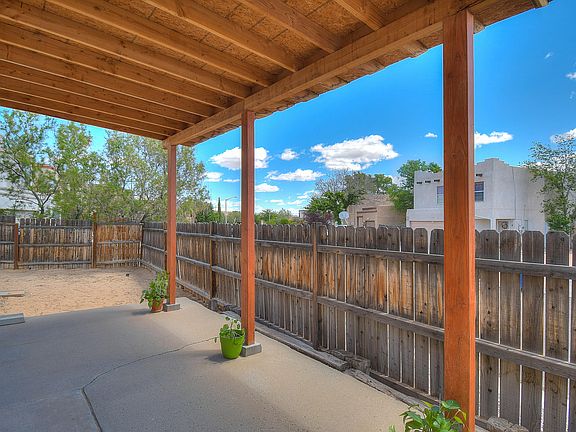 4th image of 7601 Cleghorn Ct NW