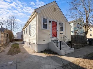 138 Moorefield St, Providence, RI 02909