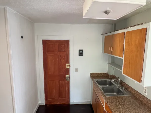 830 1st St NW #3, Rochester, MN 55901