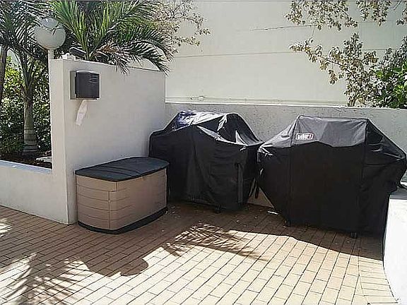 5th image of 4010 Galt Ocean Dr APT 612