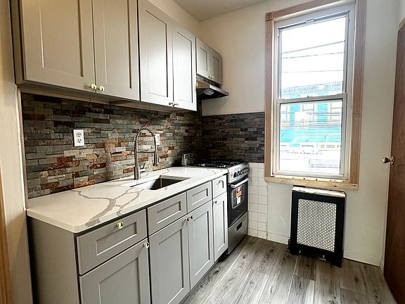 3rd image of 382 Troutman St #2R
