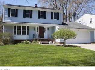 157 Elm Ct, Chagrin Falls, OH