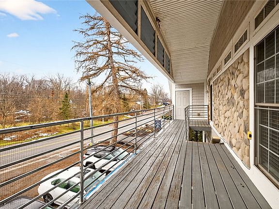 2nd image of 4139 Lake Rd
