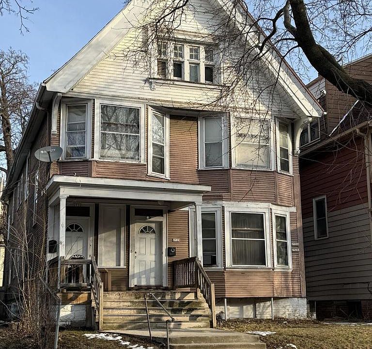 1st image of 2928 W Juneau AVENUE #2930