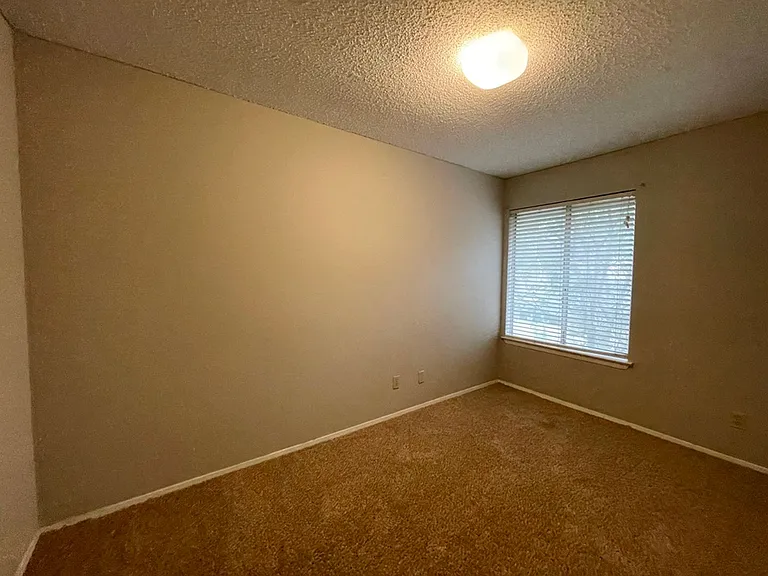 9502 Quail Village Ln — Photo 16