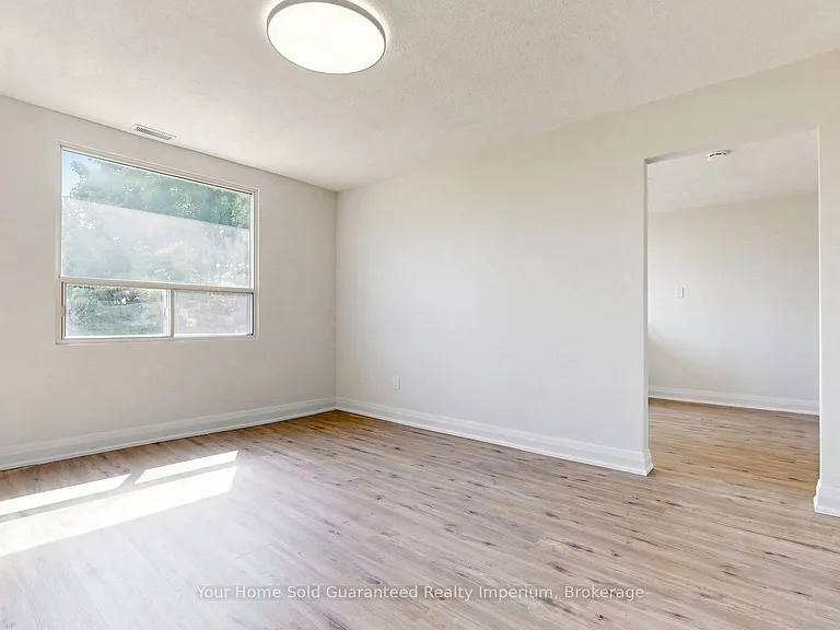 2060 Highway 7 — Photo 21