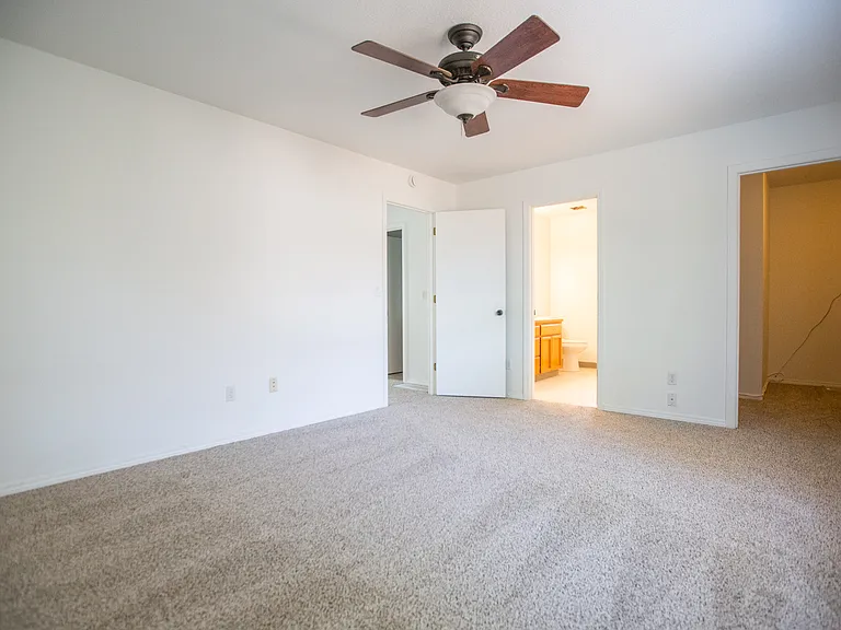 8471 SW Bonaventure Ln — Photo 17