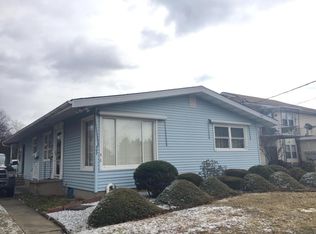 807 Glenwood Rd, Old Forge, PA 18518