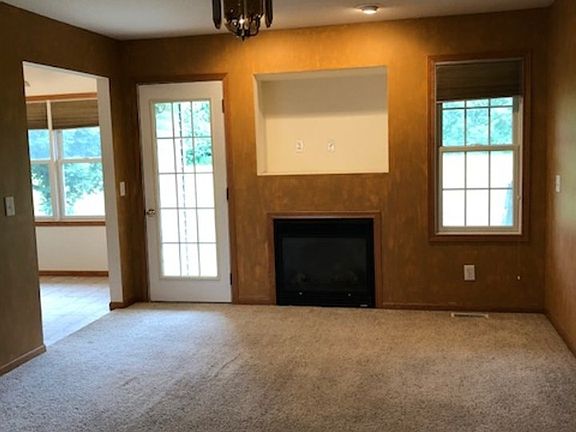 4th image of 820 Cypress Dr