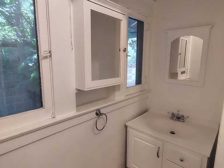 510 Holtby Rd — Photo 15